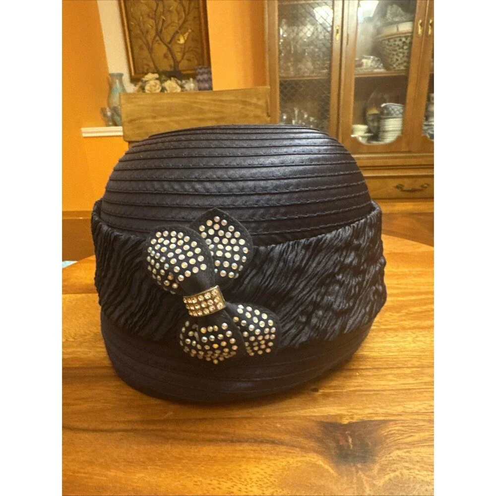 Unbranded Women’s Hat /Beret With Bling
